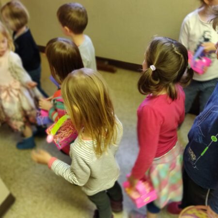 Kinderen_in_een_rij_cultuurdag_IMG_20190413_133900_Bokeh